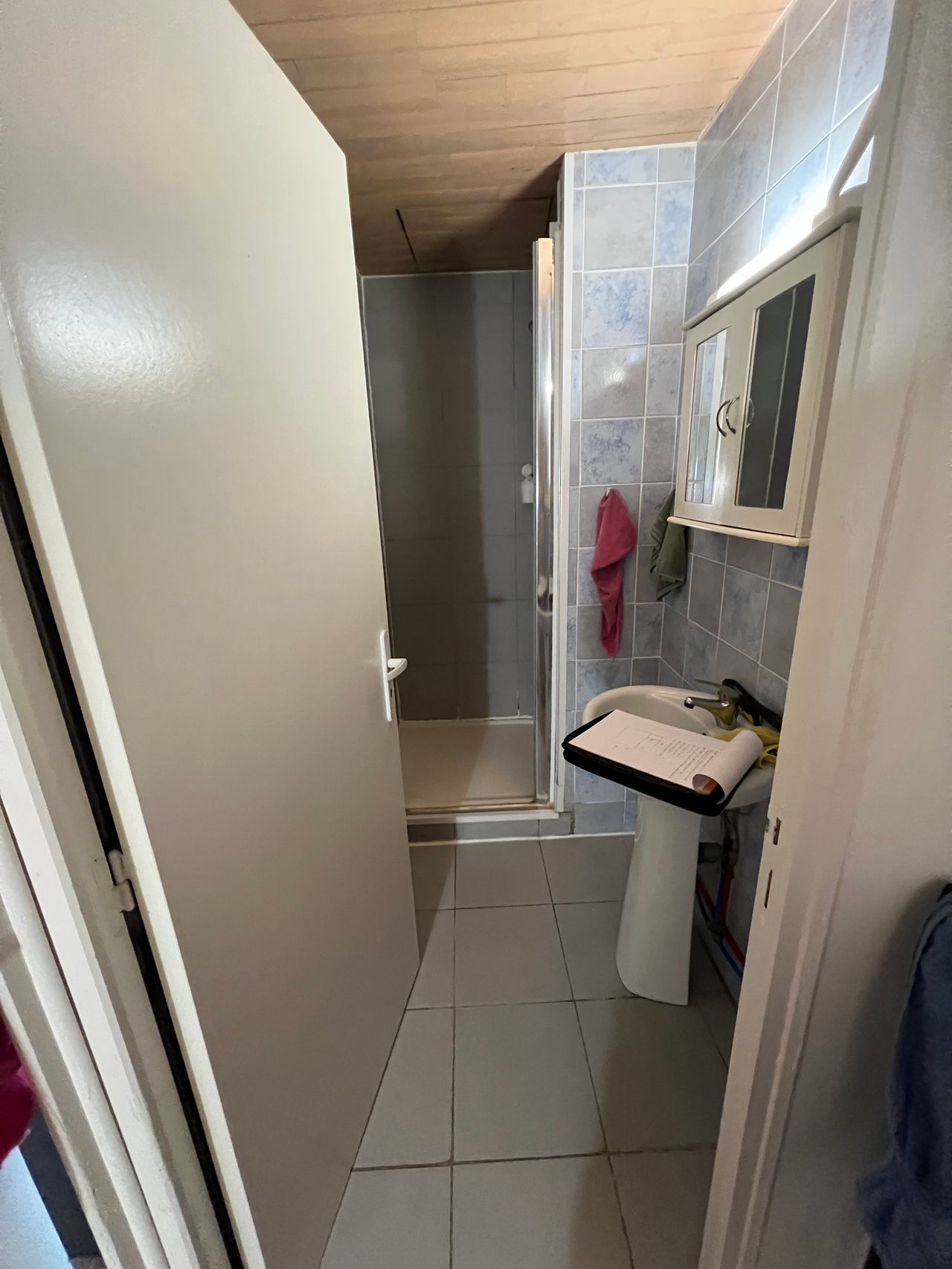 Avant - Aigrefeuille (17) - Rénovation salle de bain